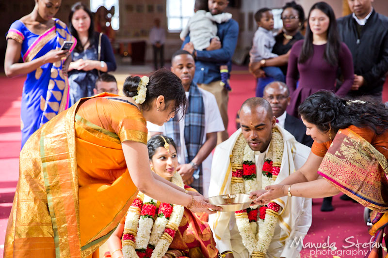 Hindu wedding photos at Vishnu Mandir temple
