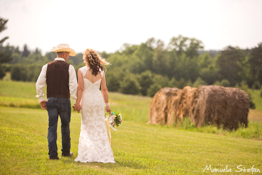 Bride and groom photos at Pine Brook Farm