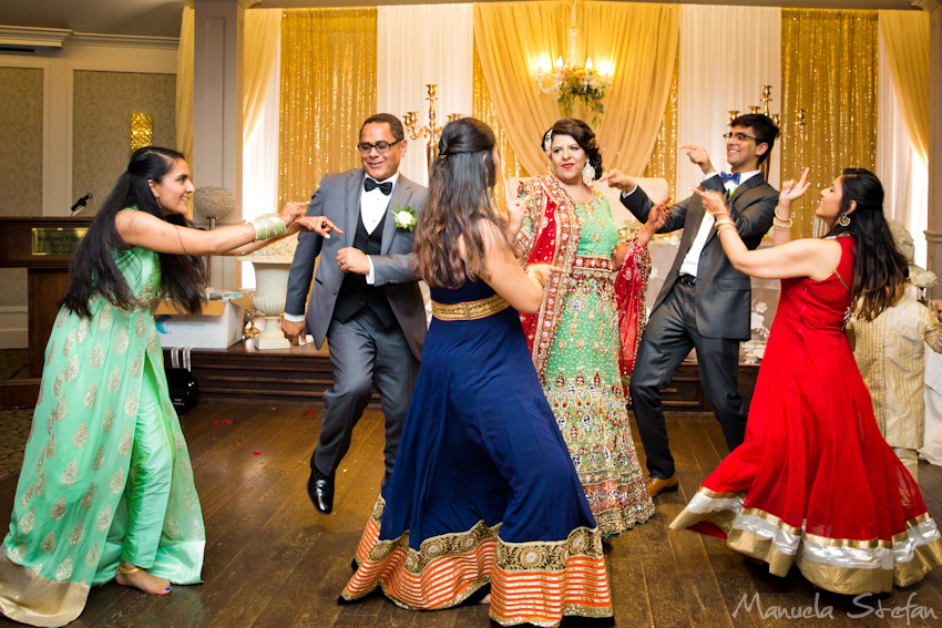 indian-wedding-dancing