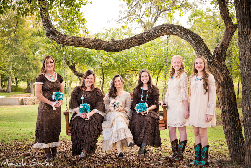 bridesmaids-photos-at-the-rusty-barn-ranch