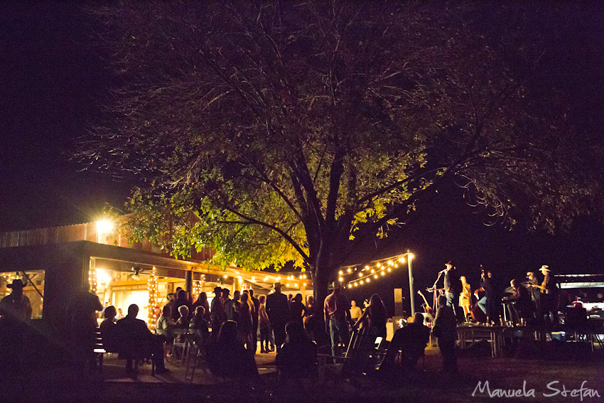 rusty-barn-at-the-ranch-wedding-photographer