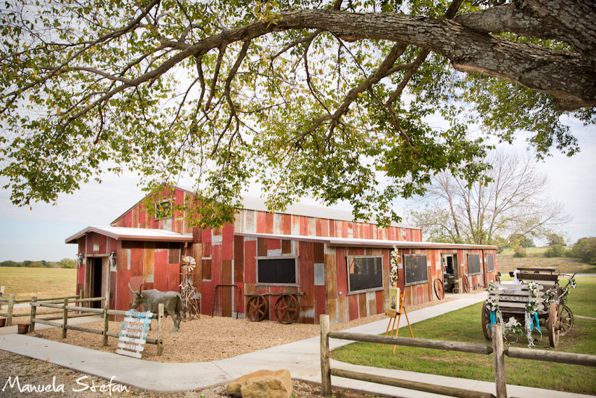 the-rusty-barn-at-the-ranch-texas