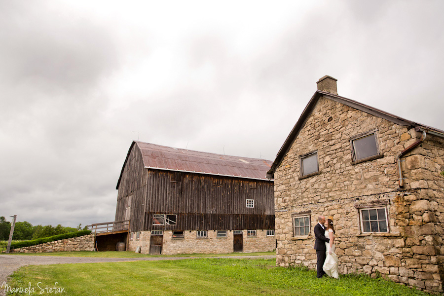 Cave Spring Vineyard summer wedding