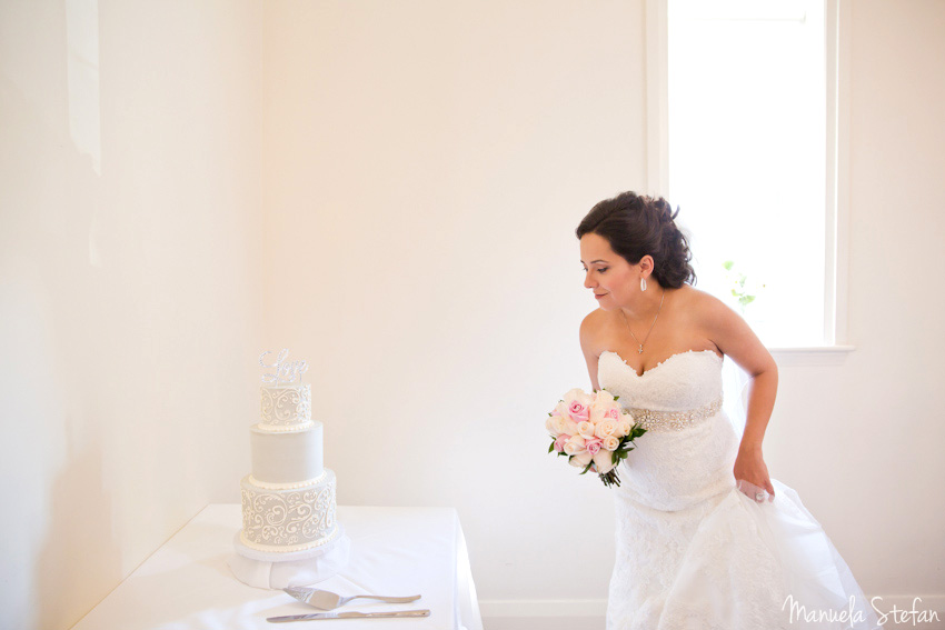 Elegant bride at Glen Erin Inn