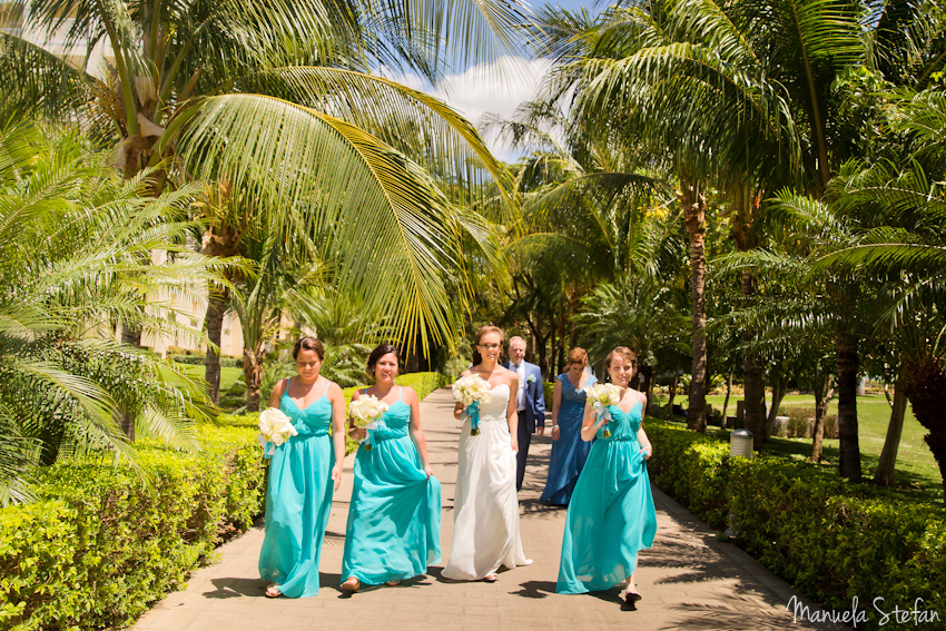 Bridesmaids in Costa Rica