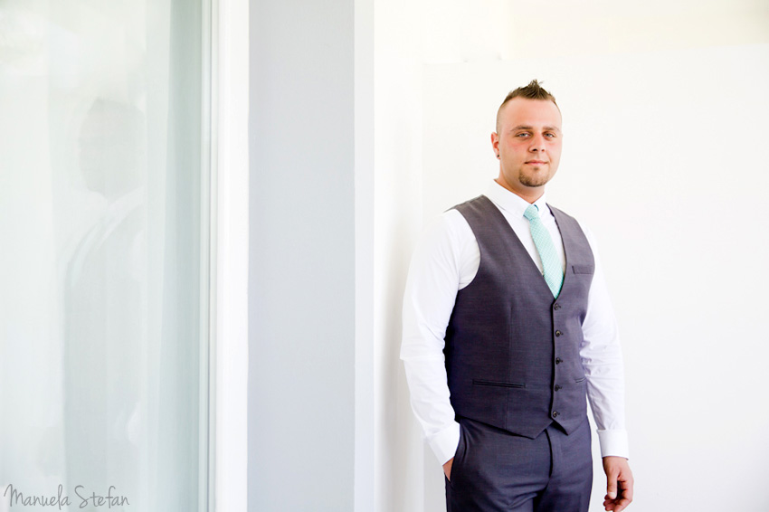 Groom portrait Costa Rica