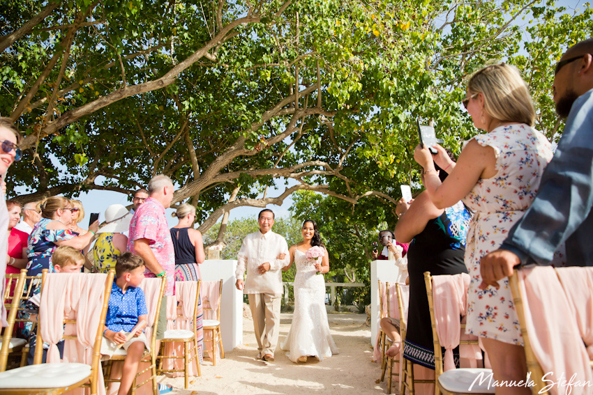 Beach wedding photographer