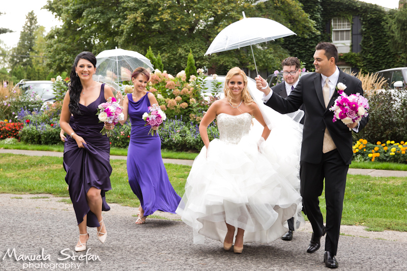 Bridal party in Niagara on the Lake
